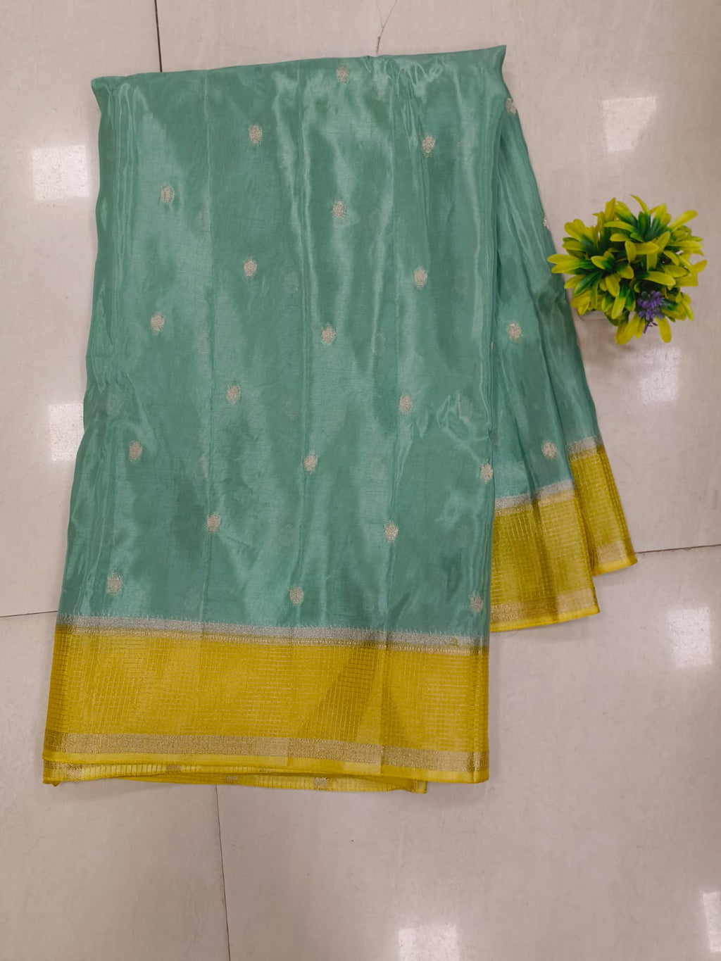Chinon Georgette Saree With Border Checks Design