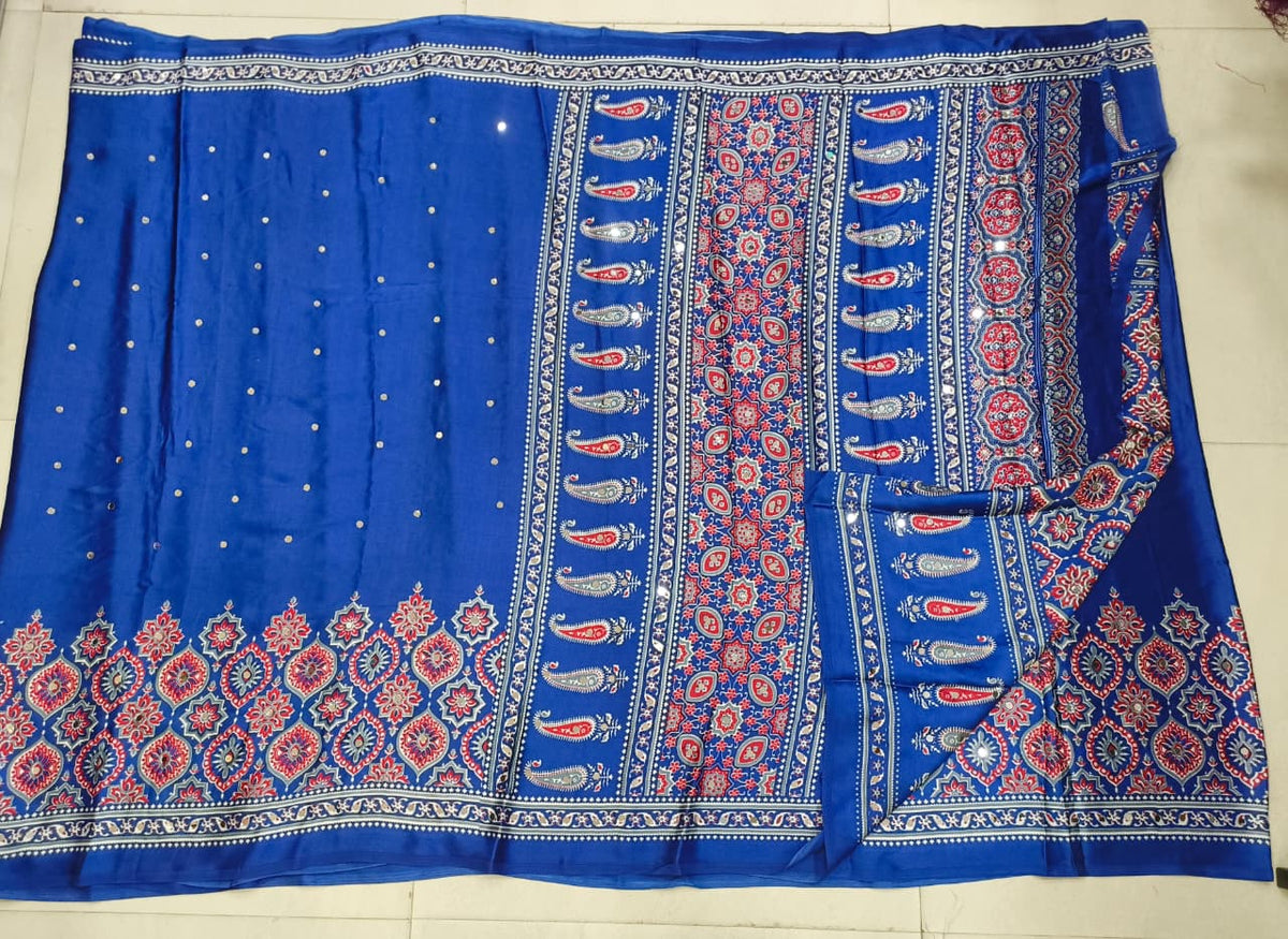 Azrak Sarees With Border Flower Design