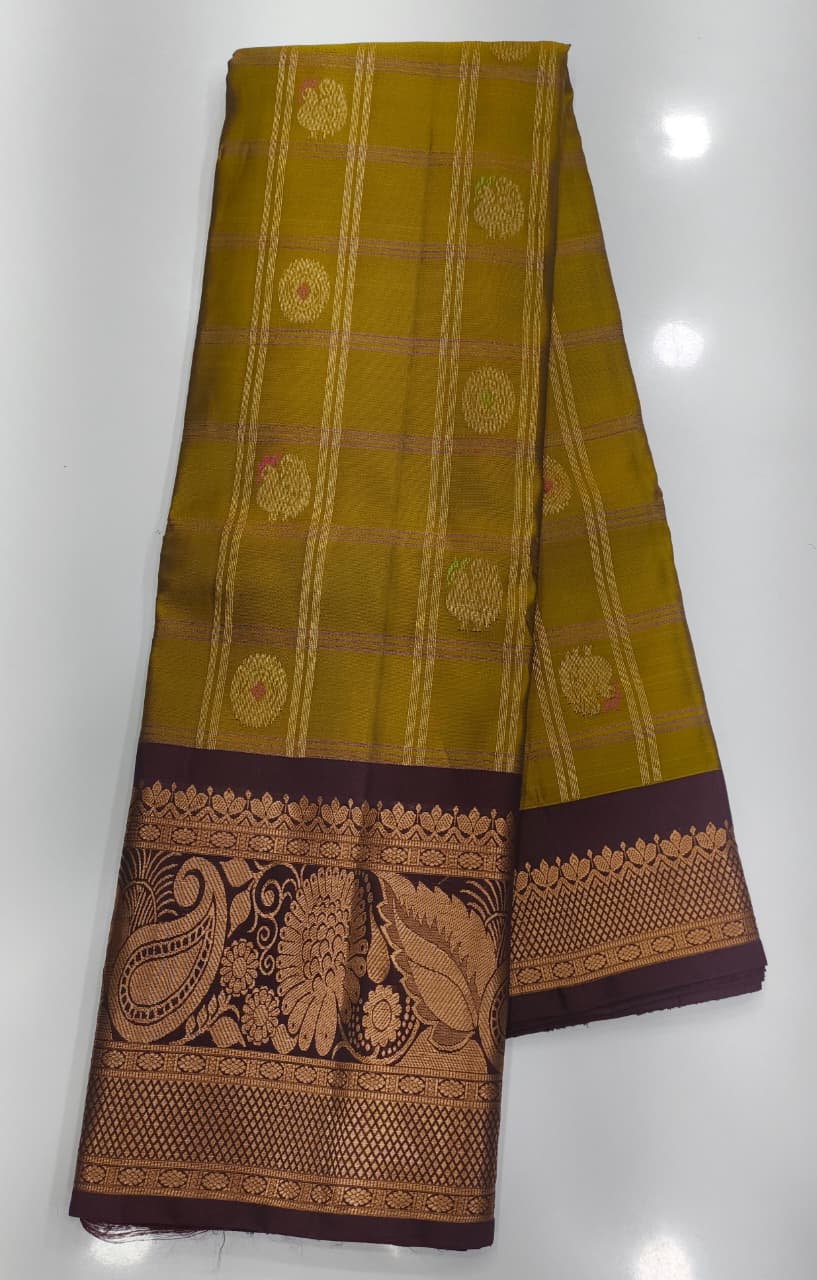 Vintage Pattu Sarees Big Checks