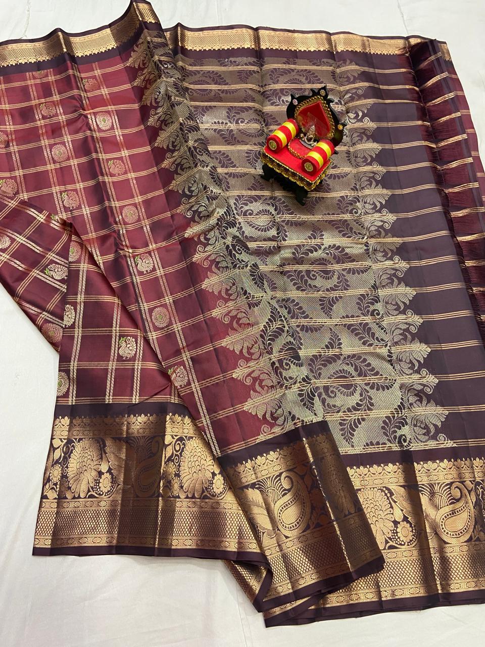 Vintage Pattu Sarees Big Checks