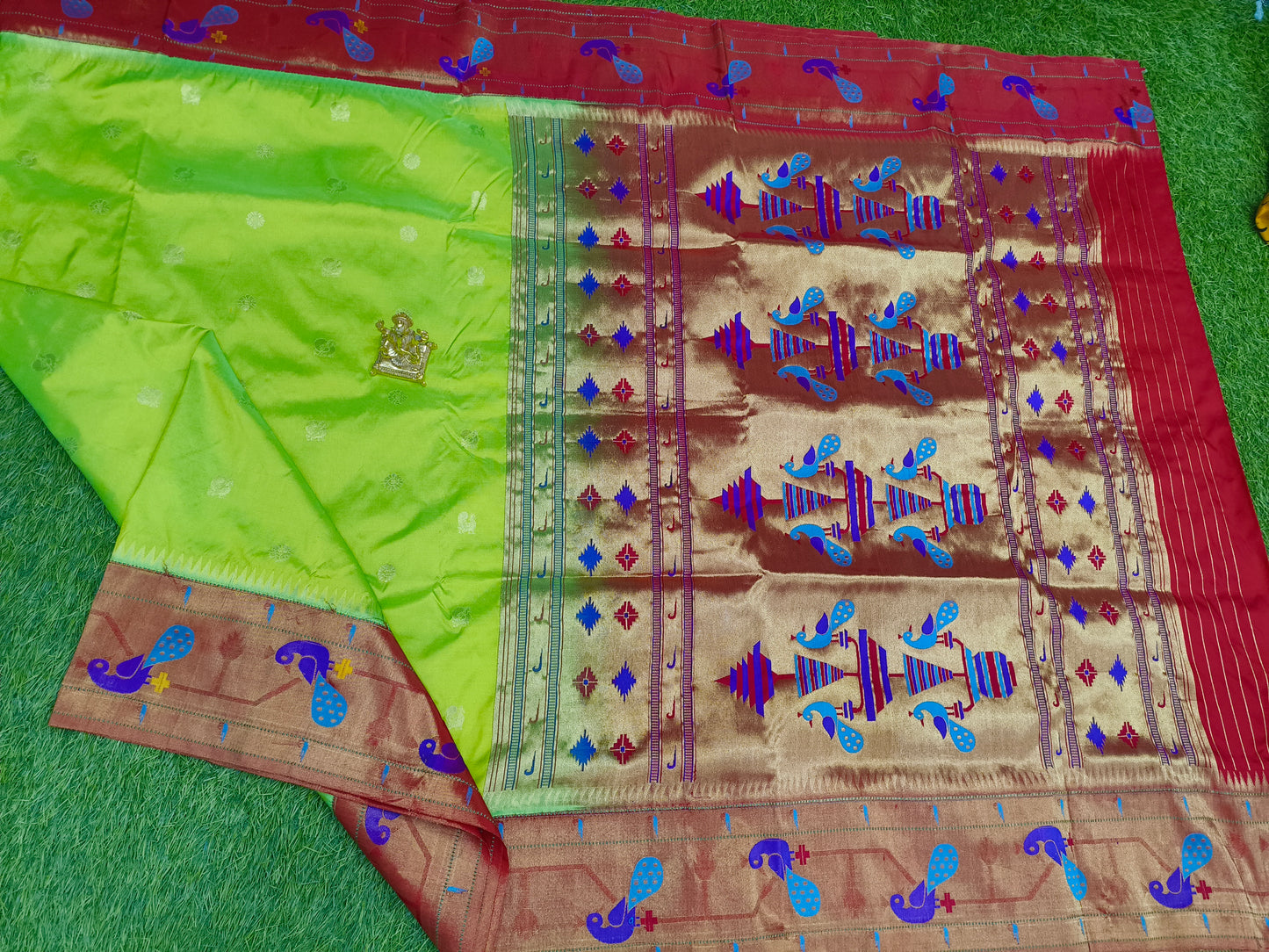 Narayanpet saree parrot green with paithani border