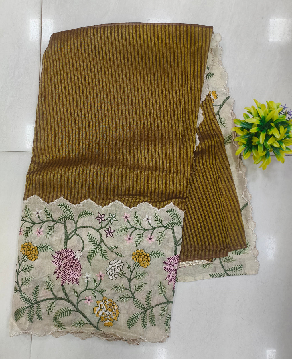 Banarasi tissue skirt border