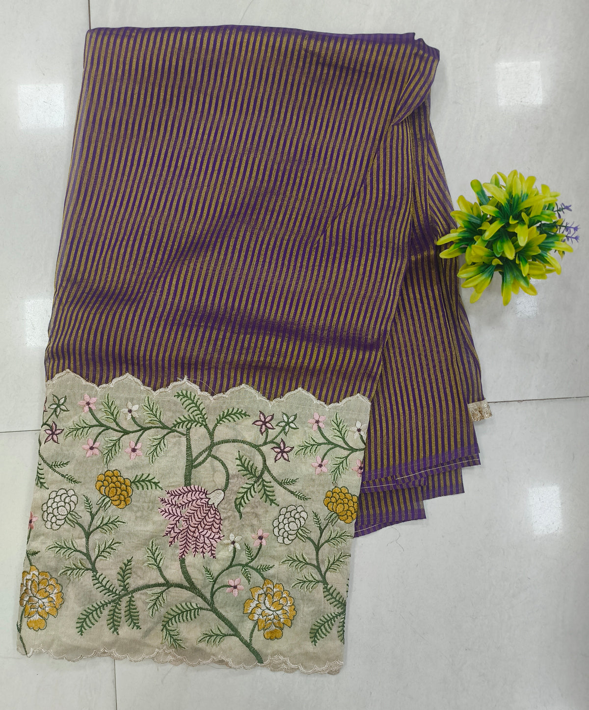 Banarasi tissue skirt border