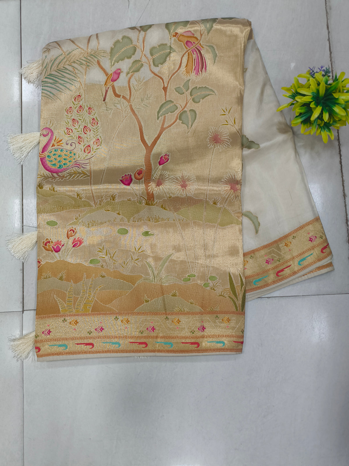 Kashmiri emporium (pashmina silk)