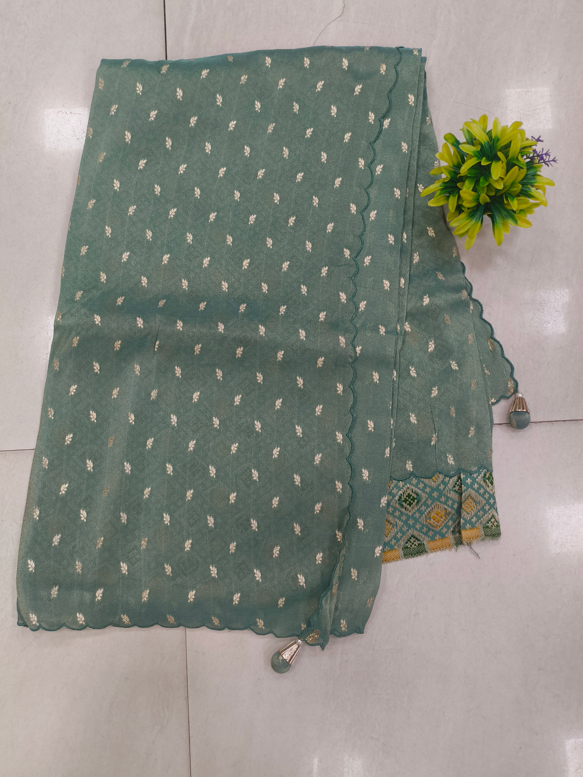 Tissue Georgette border less With Patola Weaving Blouse