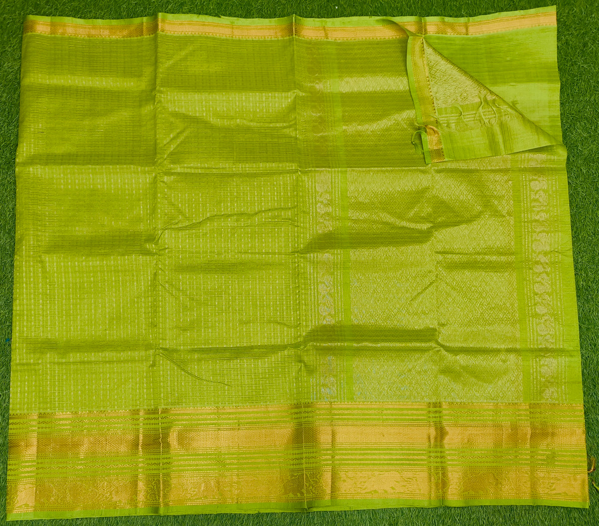 Mangalagiri Pattu Sarees With Small Checks Design